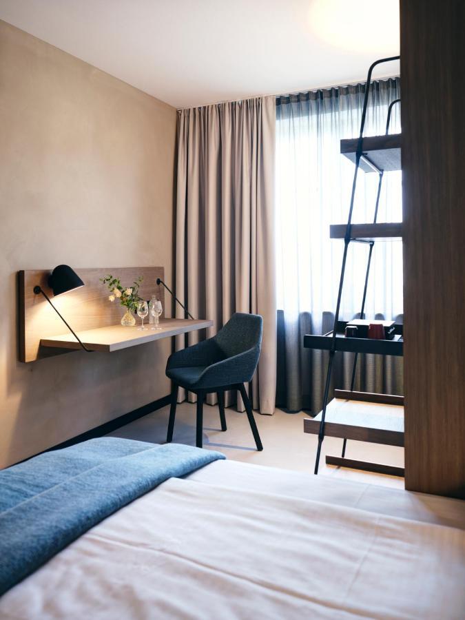 Hotel Zur Post อัชไฮม์ ภายนอก รูปภาพ