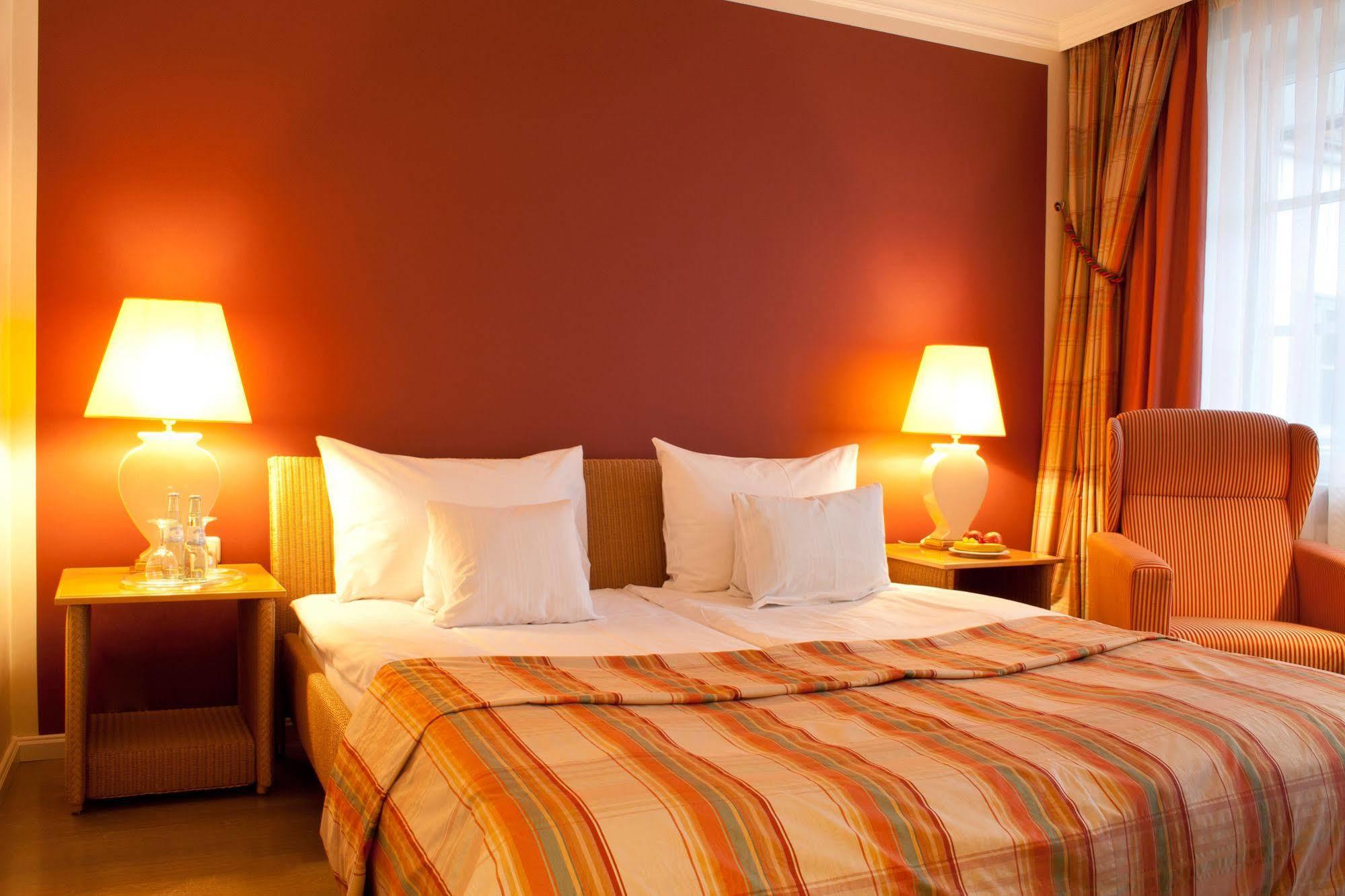 Hotel Zur Post อัชไฮม์ ภายนอก รูปภาพ